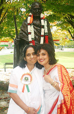 With Lavanya Reddy, President FIAWA after historic unveiling of Gandhi’s statue in Bellevue, WA